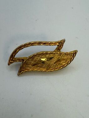 Vintage Mamselle Gold Tone Leaf Brooch Textured Mid Century Pin